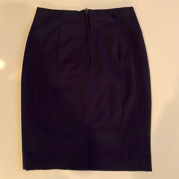 Gorgeous Navy pencil Skirt H&M, lined - Picture 2 of 8